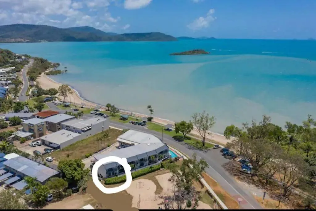 Little Coastal Haven Apartment With A Pool! Cannonvale Australia