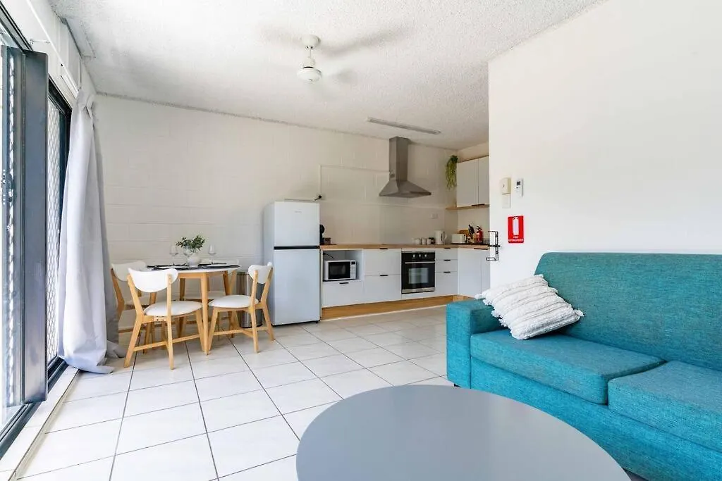 Little Coastal Haven Apartment With A Pool! Cannonvale