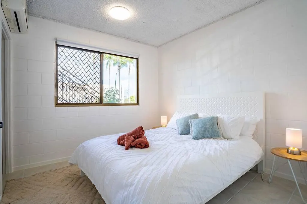 Little Coastal Haven Apartment With A Pool! Cannonvale Australia